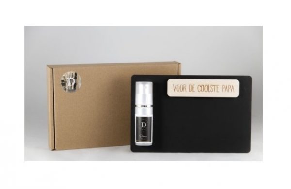 Di'zajn wenskaart met parfum papa