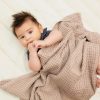 LU-LJ756 Lulujo Waffle blanket sand met baby
