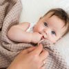 LU-LJ756 Lulujo Waffle blanket sand ouder met kind