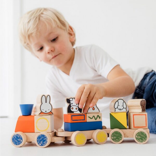 Bambolino Toys Nijntje houten blokkentrein sfeerfoto