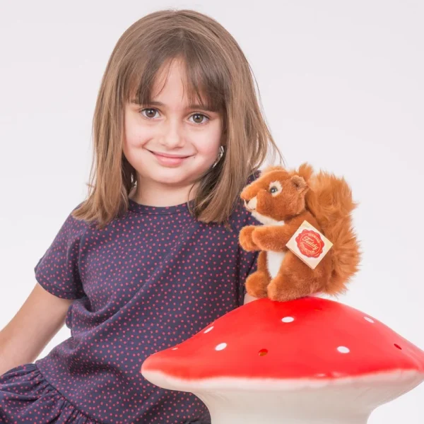 908432 Hermann Teddy Collection knuffel eekhoorn sfeerfoto op paddenstoel