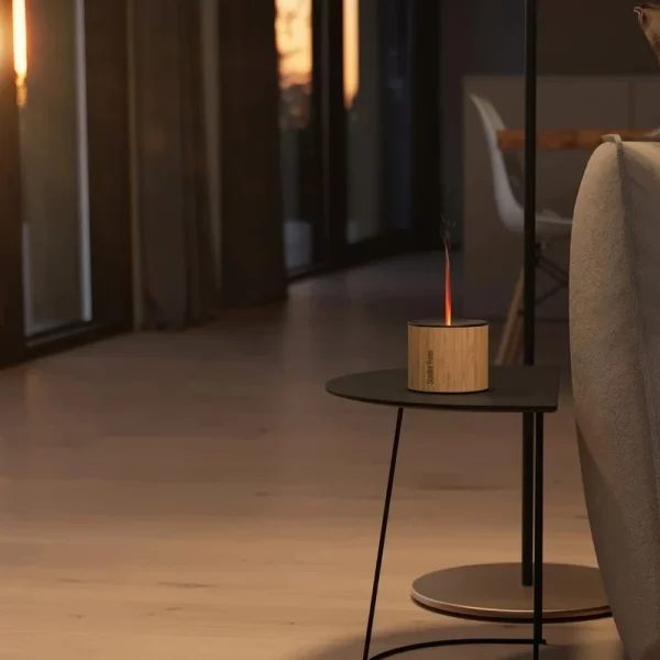 Volatile aroma diffuser Nora bamboe sfeerfoto in de woonkamer